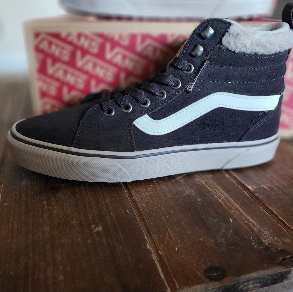 Vans Filmore Hightops- Chocolate suede sherpa